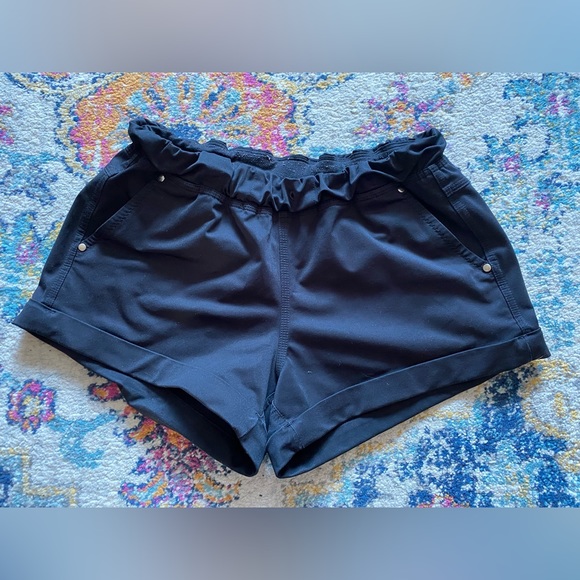 Lululemon Play all Day Shorts - Picture 2 of 5